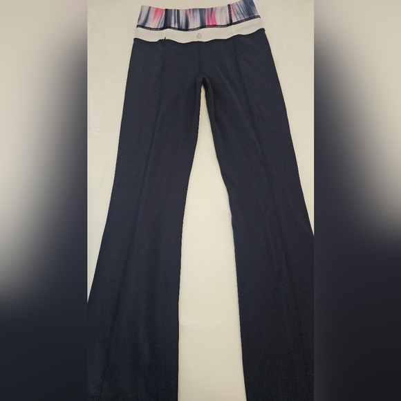 Lululemon Leggings Size 2 Dark Blue Flared - Picture 3 of 6